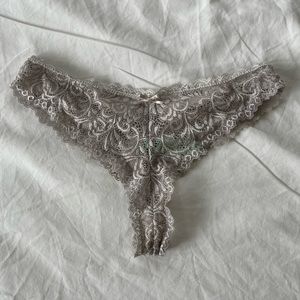 Lace thong
